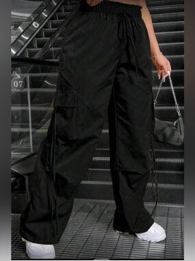 Athleta Paradise Straight Leg Cargo Pants in Black NWT